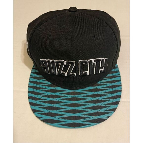 NEW ERA Charlotte Hornets NBA BUZZ CITY SnapBack Hat - Picture 1 of 8